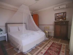 Tunc Hotel