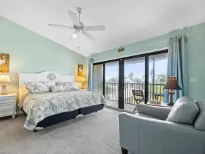 Charming 2-bedroom condo in a beautiful Bokeelia waterfront community!