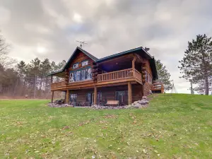 Rustic Tustin Cabin on 7 Acres w/ Fire Pit & Porch
