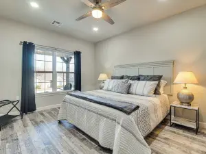 Lake & Sunset Views: Spacious Monkey Island Home