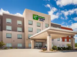 Holiday Inn Express & Suites LITCHFIELD WEST by IHG