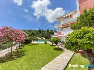 Amazona Apartments and Studios