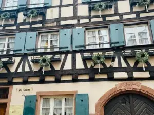 Historisches Gästehaus Au Faucon Von 1535