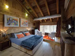 La Maison de Dolphe Chalet de Charme & Art Gallery