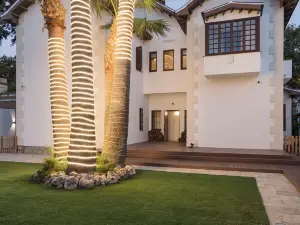 La Moderna Suites