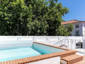 Limehome Evora Largo Dos Penedos