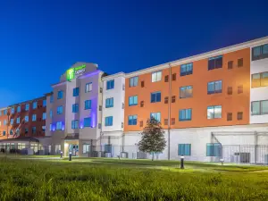 Holiday Inn Express & Suites KANSAS CITY AIRPORT by IHG