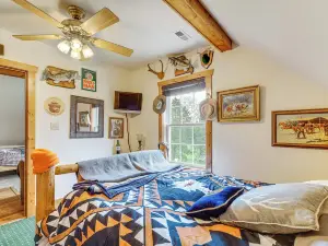 'the Lodge at Crider Creek' Getaway on 140 Acres!