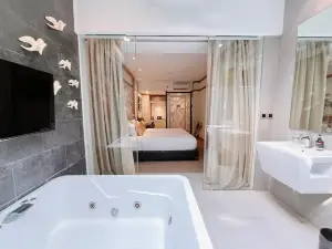 瓦希德哈西姆沃斯豪華酒店