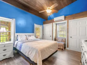 Tranquil Suite w/ Porch < 2 Mi to Cedar Lakes!