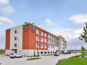 Holiday Inn Express & Suites LEE'S SUMMIT - KANSAS CITY by IHG