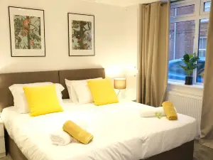 Lovely 2 Bed Apartment w Garden near Northampton