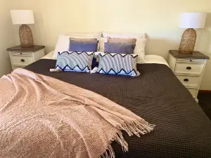 Hilltop Country Cottage