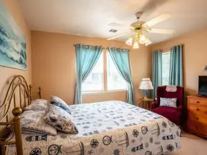 Ione Captains Cottage With 3 separate BEDROOMS Close to Town. Centrally located.