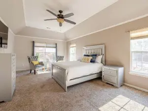 BIG home with hot tub, sleeps 10 guests