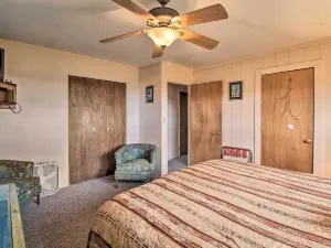 Peaceful Ranch Cabin, 3 Mi to Becker Lake!