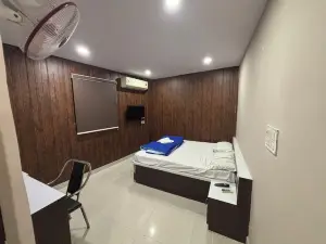 Hotel Tuk Tuk Palace