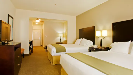Holiday Inn Express & Suites Shamrock North