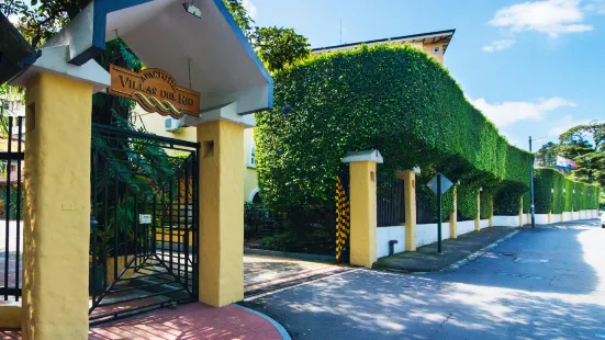 Apartotel & Suites Villas del Rio