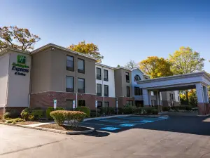 西切斯特智選假日套房酒店