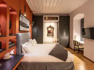Camara Suites