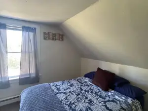 Spacious 4-bedroom apartment with AC, WiFi in charming Plattsburgh