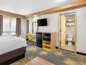 Econo Lodge Woodbridge