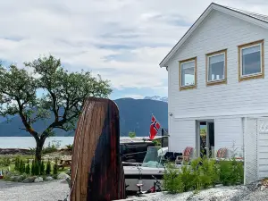 Seaside Serenity in Hardangerfjord-By Traum