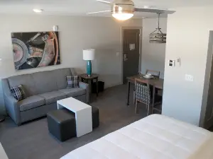 Spring Lake Townhomes and Suites