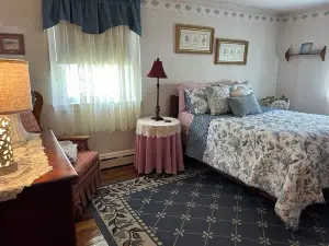 Furnished & Flexible – Perfect for Longer Stays in Dartmouth, MA!