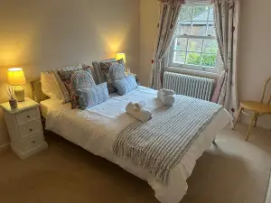 Charming character cottage just moments from quaint Surrey village