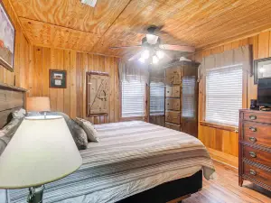 喬治亞湖畔小屋帶火坑+燒烤架！