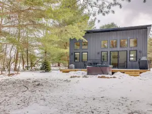 On-site Trails & Trout Stream! NW Michigan Escape