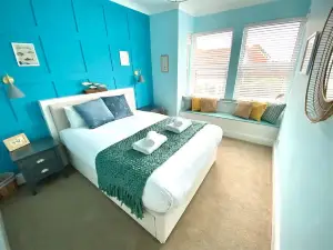 Modern 2 Bedroom Apartment with Garden in Southend