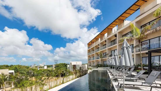 Hive Cancun by G Hotels