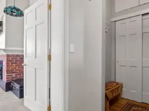 Papa's Place - Blocks from Downtown