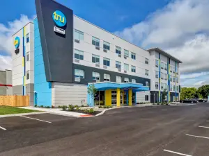 雪城卡米盧斯希爾頓Tru飯店