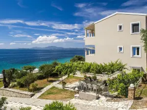 Krouzeri Beach Apartments