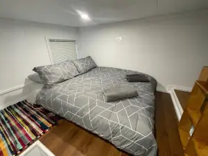 Tiny House In the Hills - 6 min from Town - Wi-Fi - Rural