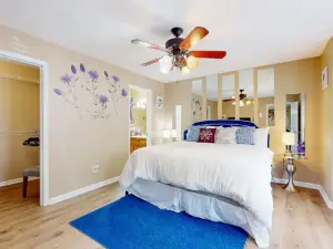 Book The Essential Stay! It’s a short +\-30 min dr to Nashville/Clarksville TN