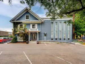 Heated Pool: Tropical Townhome in Wheat Ridge