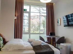 Homely Stay Studio 8 - Relaxed Self-Check-in Room in Munich