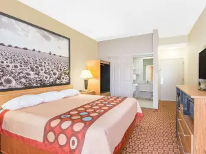 Super 8 by Wyndham Wichita South