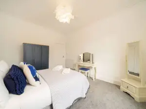 No.69 Gray Street - Coastal Town Break