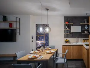 Aris Apartments & Sky Pool - Tonelli Hotels - Adult Friendly
