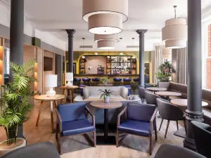โรงแรม ฮอลิเดย์ อินน์ ฟาร์นโบโรห์ บาย IHG