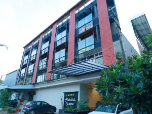 CMK棲息地中心酒店