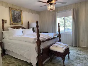 The Grand Gathering Place- Where Family Memories Are Made!