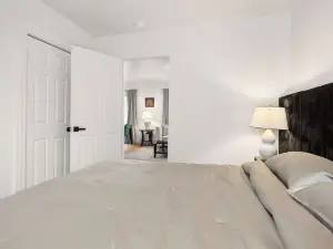 Modern Serenity Stay w/ king Bed, WIFI and Central Air 1 & 1/2 baths!