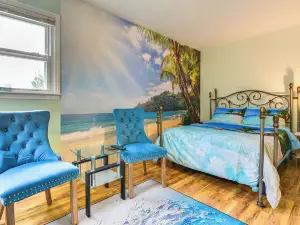 Hot Tub, Home Gym, Decks! Retreat 9 Mi to Mt Airy